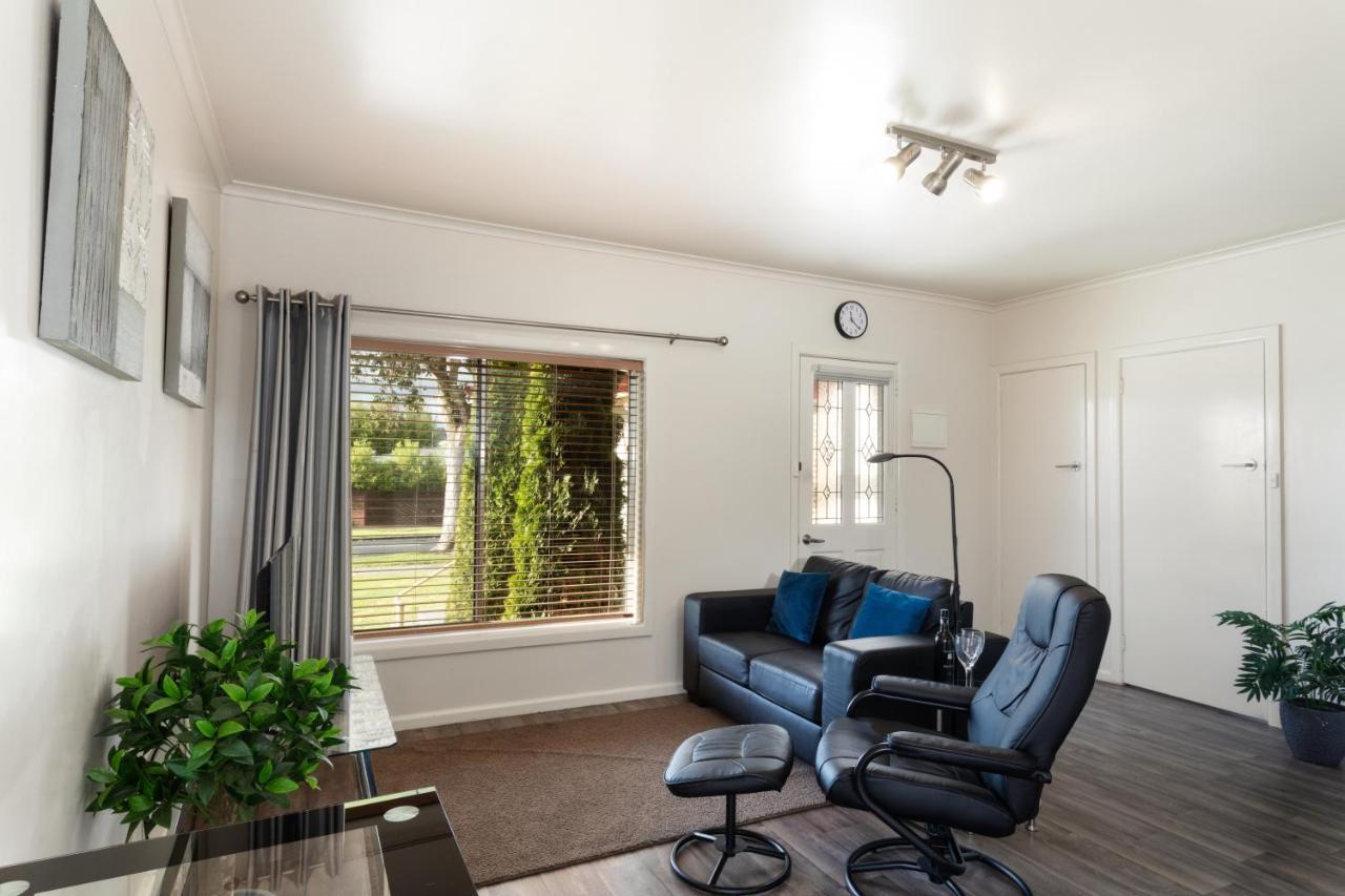 Short Stays Gippsland Trafalgar Екстериор снимка