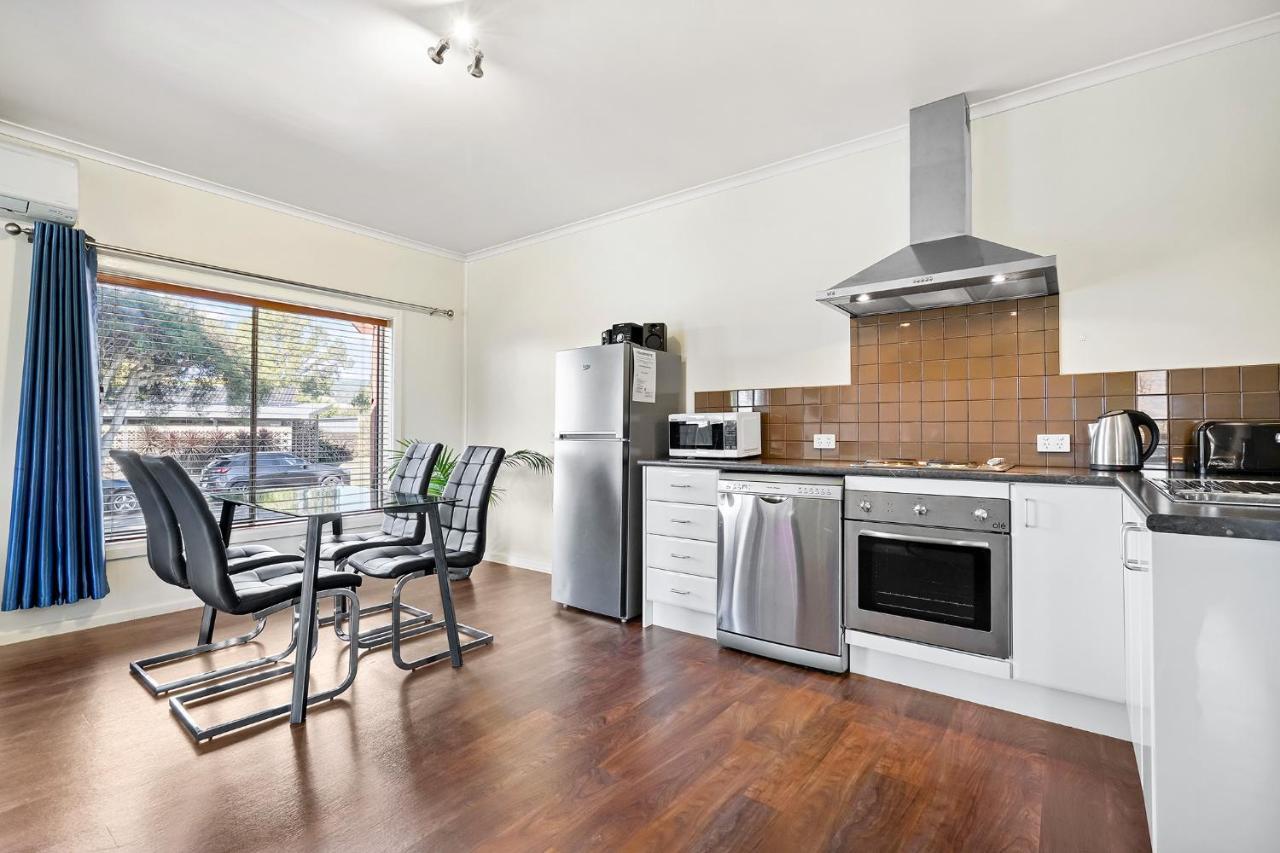 Short Stays Gippsland Trafalgar Екстериор снимка